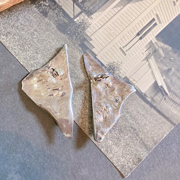 Artisan Made Sterling & Black Onyx Liquid Textured Triangle Pierced Earrings. - Picture 11 of 13